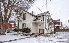 83 Adelaide Street S Upper, Chatham-Kent, ON N7M 4R3