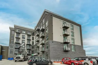 Condo Apartment in Hamilton