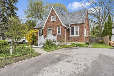 Detached in Kingston