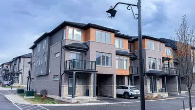 Att/Row/Townhouse in Hamilton