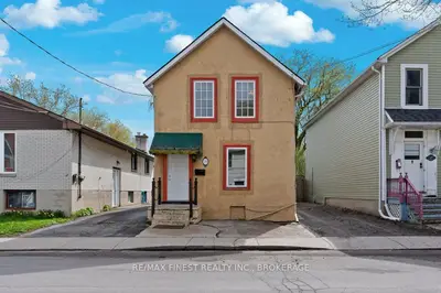 Detached in Kingston