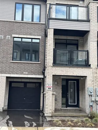 Att/Row/Townhouse in Brantford