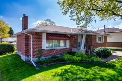 Detached in Woodstock