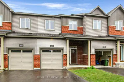Att/Row/Townhouse in Barrhaven