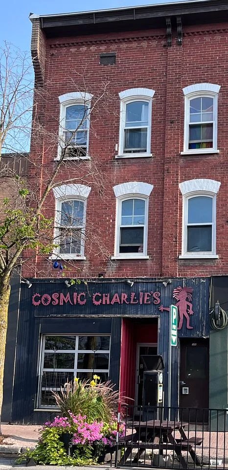 168 Charlotte Street 1, Peterborough, ON K9J 2T8