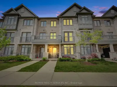 Condo Townhouse in Kitchener