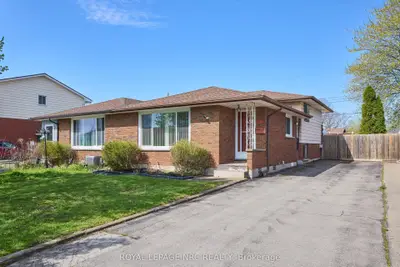 Semi-Detached in Welland
