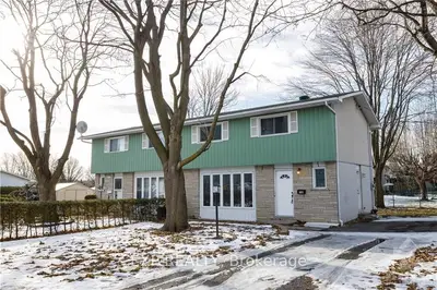 Semi-Detached in Meadowlands - Crestview and Area