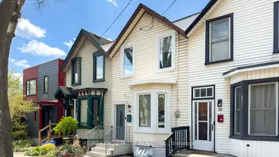 Att/Row/Townhouse in Hamilton