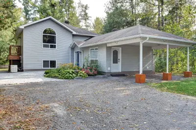 Detached in Kanata