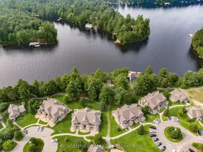 Condo Townhouse in Lake of Bays