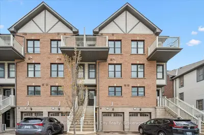 Att/Row/Townhouse in Kitchener
