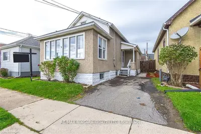 Detached in Welland