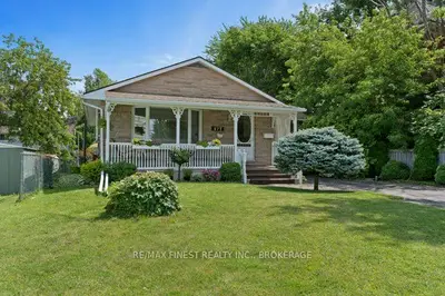 Detached in Gananoque