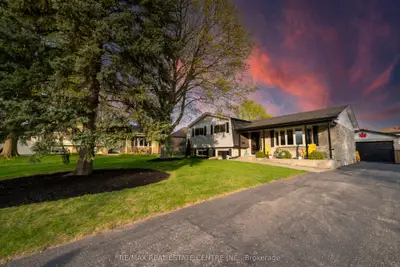 Detached in Woodstock