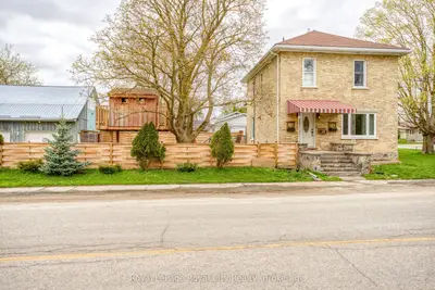 Detached in Mapleton