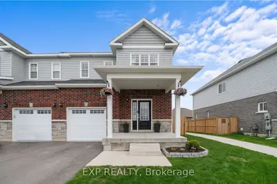 Att/Row/Townhouse in Cobourg