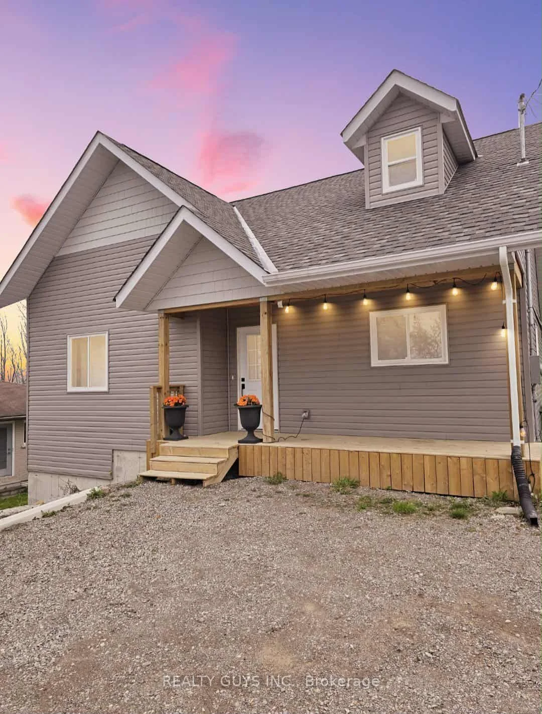 909 Fairbairn Street, Peterborough, On K9h 6c2