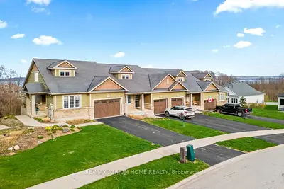 Condo Townhouse in Georgian Bluffs