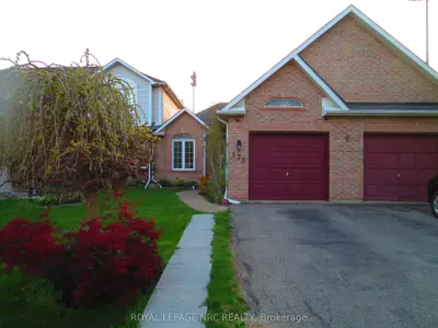 Att/Row/Townhouse in Welland