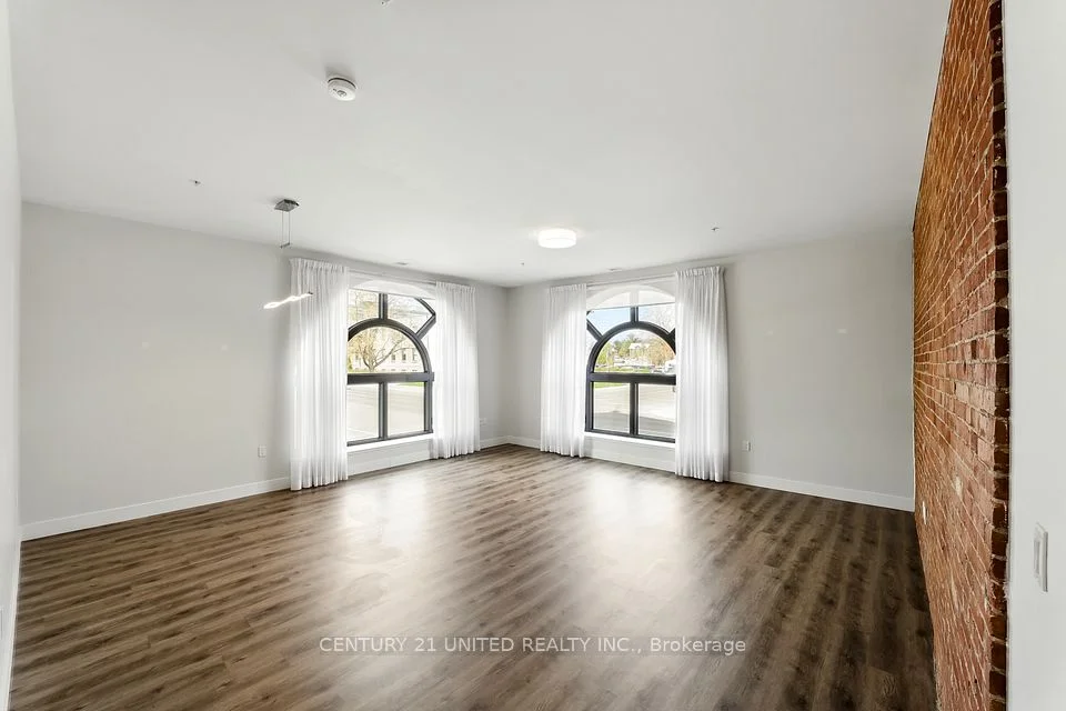 475 George Street N 202, Peterborough, ON K9J 3G6