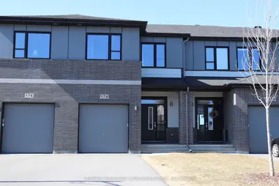 Att/Row/Townhouse in Kanata