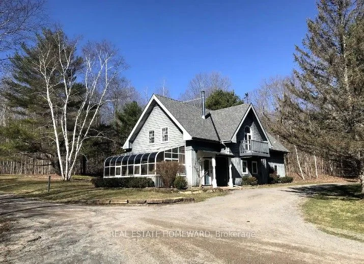 869 Hwy 15 Lane Guest House, Top Flr Unit, Rideau Lakes, ON K0G 1E0