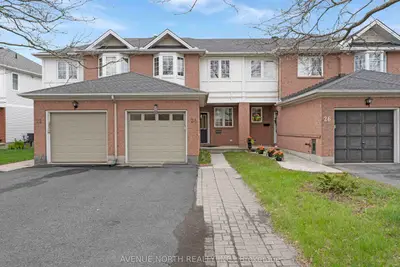 Att/Row/Townhouse in Carlington - Central Park