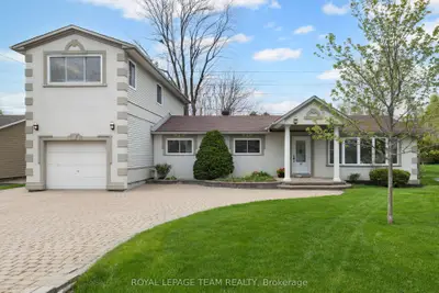 Detached in Bells Corners and South to Fallowfield