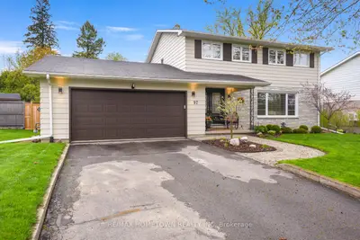 Detached in Brockville