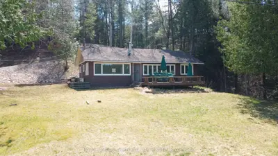Detached in Papineau-Cameron