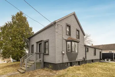 Detached in Thorold