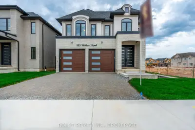 Detached in Pelham