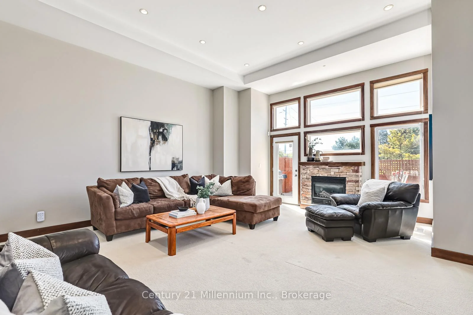 104 Farm Gate Road 18, Blue Mountains, On L9y 3z2