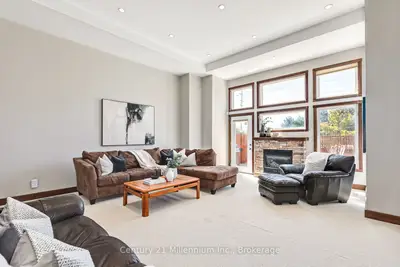 Att/Row/Townhouse in Blue Mountains