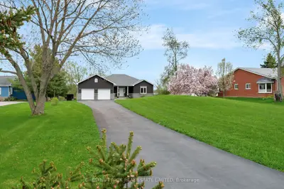 Detached in Prince Edward County