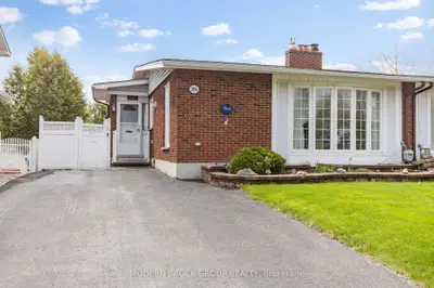 Att/Row/Townhouse in Beacon Hill North - South and Area