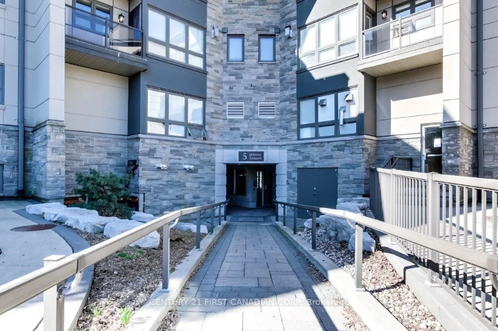Condo Apartment in London North