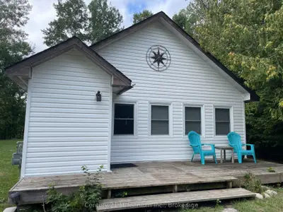 Detached in Blue Mountains