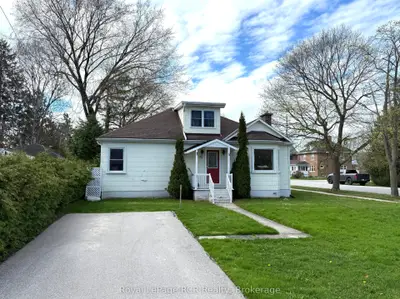 Detached in Owen Sound