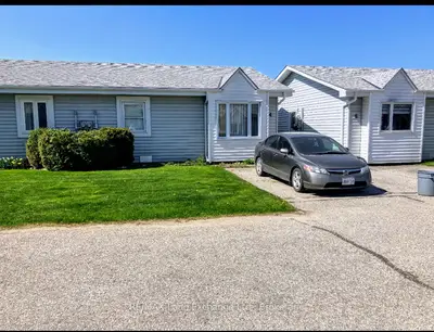 Condo Townhouse in Saugeen Shores