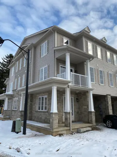 Att/Row/Townhouse in Hamilton