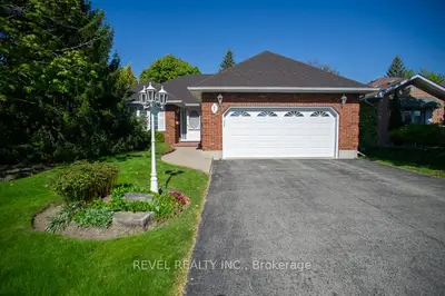 Detached in Brantford