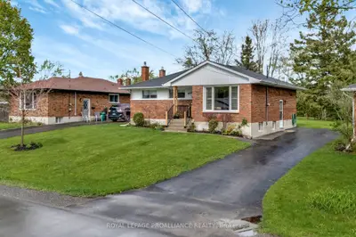 Detached in Belleville