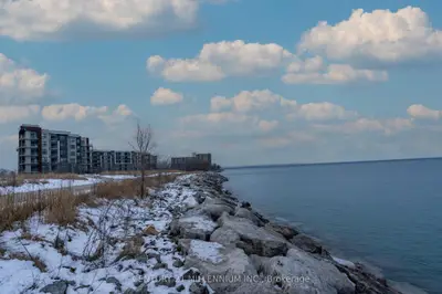 Condo Apartment in Hamilton