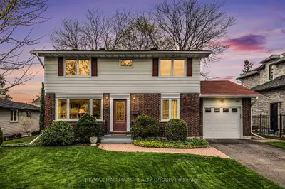 Detached in Billings Bridge - Riverside Park and Area