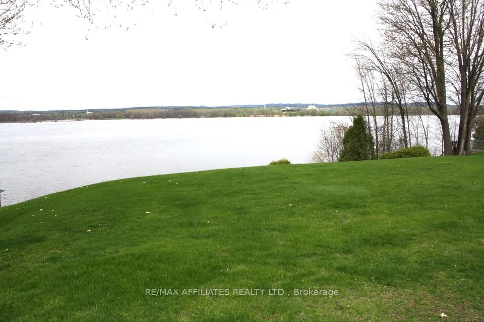 340 Wilson Road, Clarence-rockland, On K4k 1k7