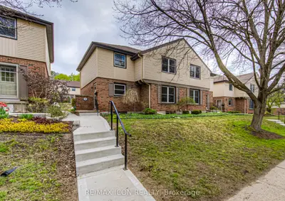 Condo Townhouse in Waterloo