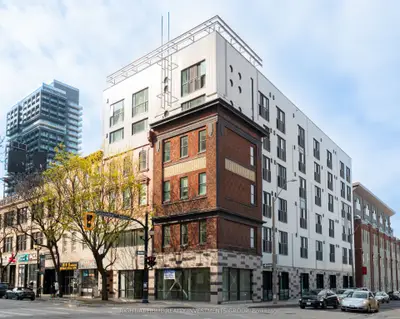 Condo Apartment in Hamilton