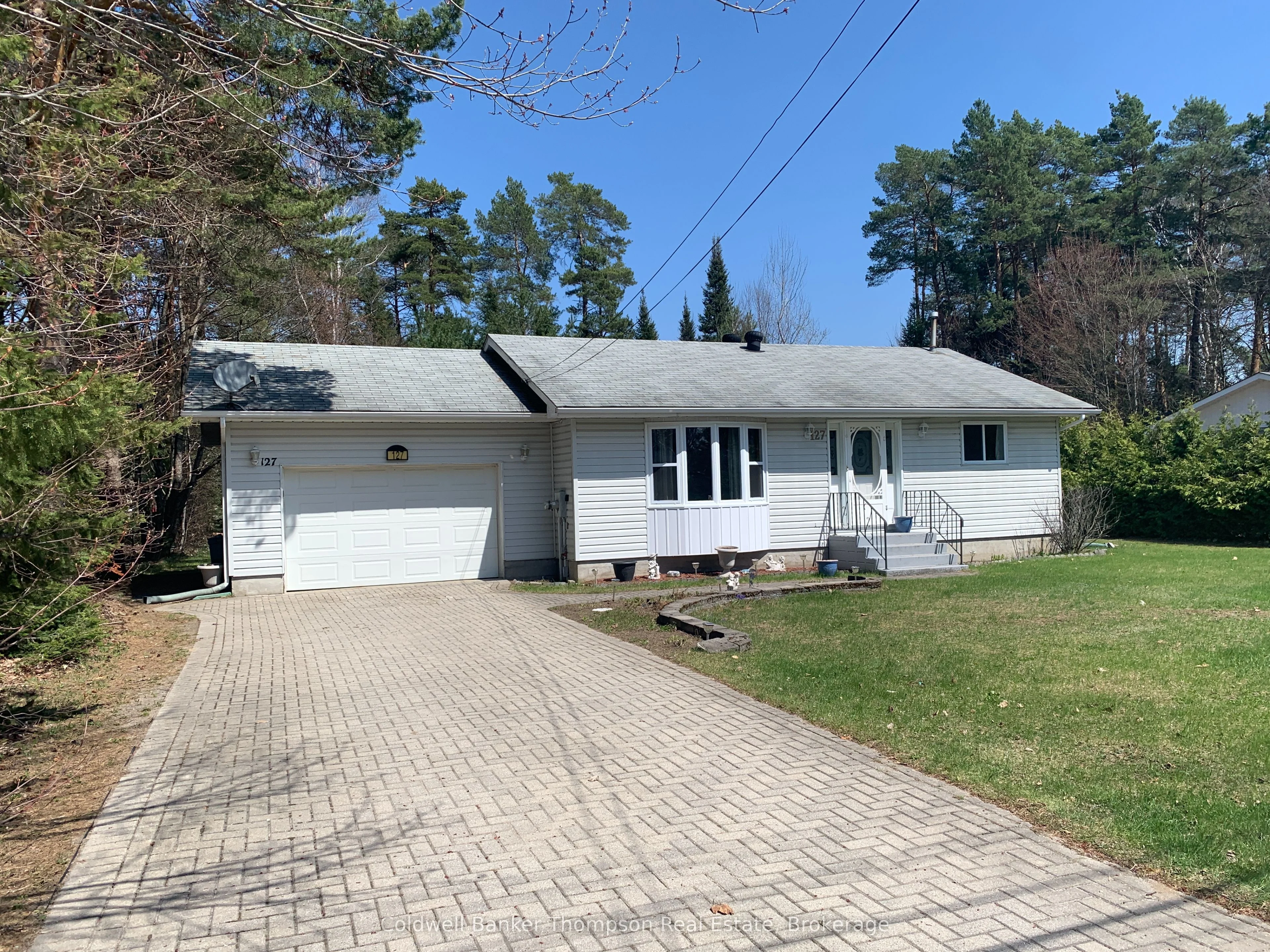 127 Albert Street N, Sundridge, ON P0A 1Z0